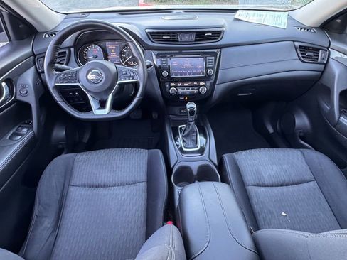 Certified 2018 Nissan Rogue SV w/ Sun & Sound Touring Package image 19