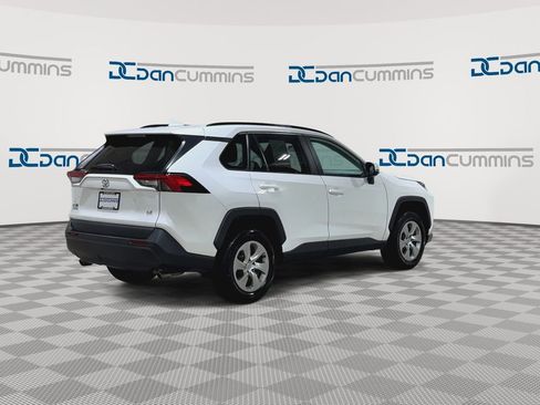 Used 2019 Toyota RAV4 LE FWD image 8