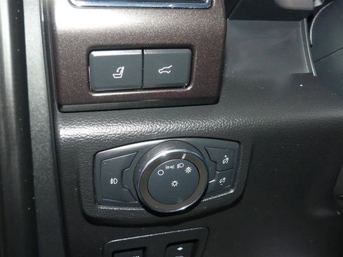 Used 2021 Ford Expedition Max Limited image 29