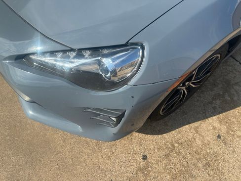 Used 2018 Toyota 86 RWD image 6
