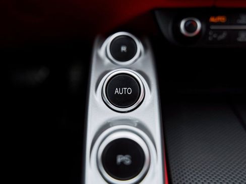 Used 2020 Ferrari GTC4Lusso T RWD image 65