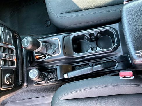 Used 2022 Jeep Wrangler Unlimited Sport AWD/4WD image 15
