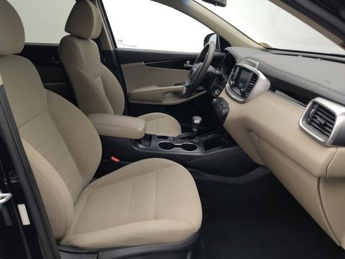 Used 2020 Kia Sorento LX FWD image 21