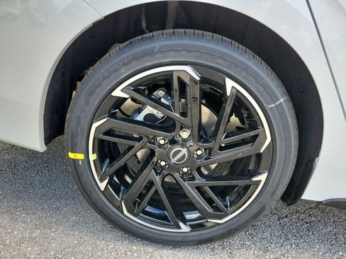 New 2026 Nissan Sentra SR FWD image 9