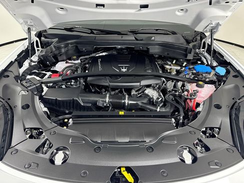 New 2025 Maserati Grecale GT image 31