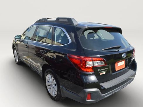 Used 2018 Subaru Outback 2.5i AWD/4WD image 3