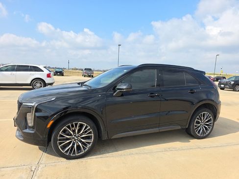 Used 2024 Cadillac XT4 Sport image 4