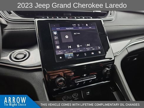 Used 2023 Jeep Grand Cherokee Laredo AWD/4WD image 24