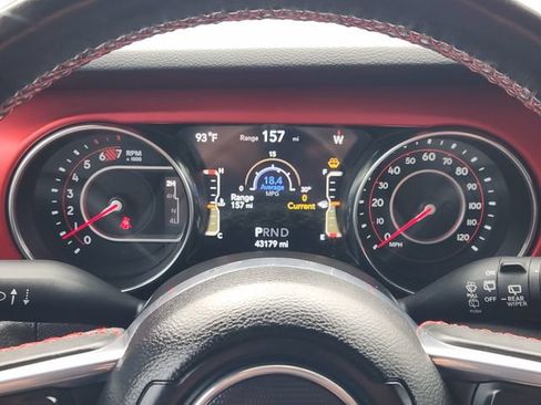 Used 2022 Jeep Wrangler Unlimited Rubicon w/ Cold Weather Group AWD/4WD image 16