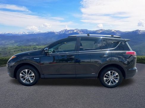 Used 2018 Toyota RAV4 XLE w/ Convenience Package AWD/4WD image 2