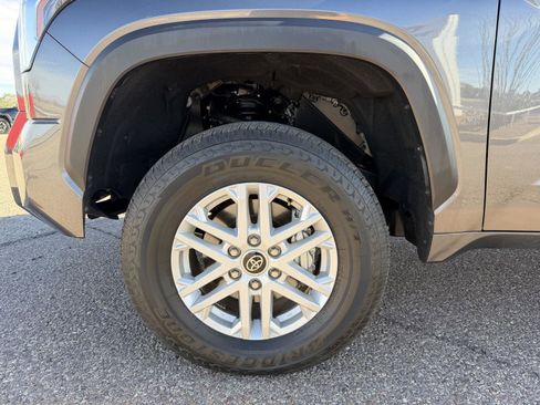 Used 2022 Toyota Tundra SR5 w/ SR5 Premium Package image 44