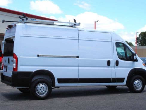 Used 2023 RAM ProMaster 2500 FWD image 3