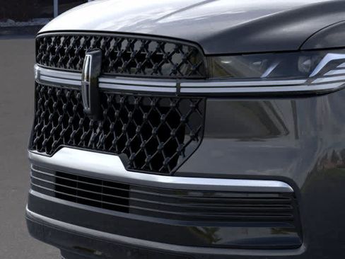 New 2026 Lincoln Navigator Reserve w/ Jet Appearance Package image 17