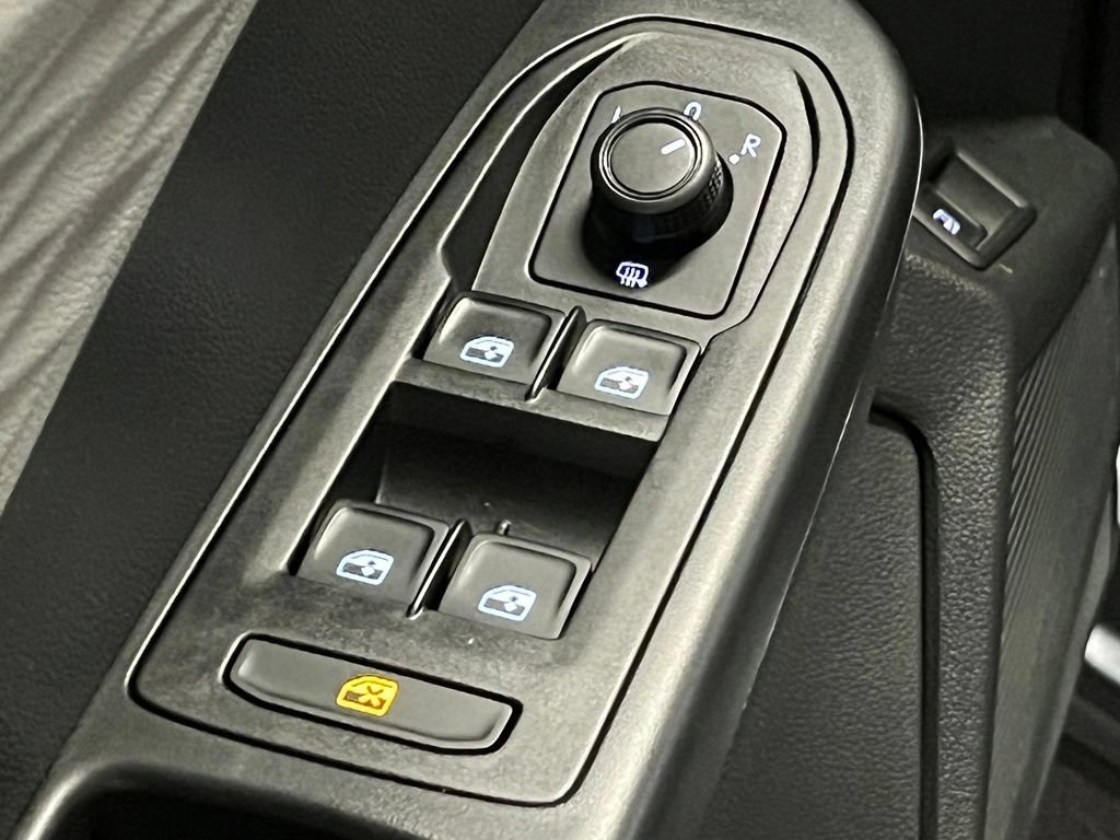 Used 2023 Volkswagen Taos S w/ Driver Assistance Package AWD/4WD image 17