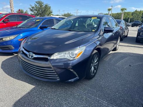 Used 2016 Toyota Camry XLE FWD image 2