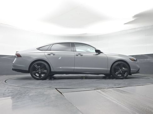Used 2024 Honda Accord Sport image 32