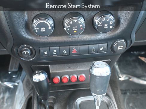 Used 2012 Jeep Wrangler Unlimited Rubicon image 18