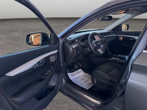 Used 2019 INFINITI QX50 Essential w/ Premium Heat Package image 9