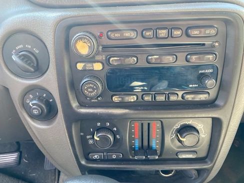 Used 2004 Chevrolet TrailBlazer 4WD w/ LT Preferred Equipment Group image 22