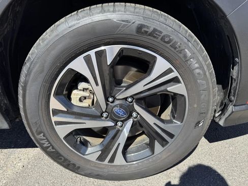 Used 2025 Subaru Crosstrek 2.5i Premium AWD/4WD image 9