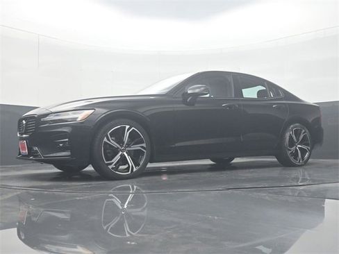 Used 2024 Volvo S60 B5 Plus image 30