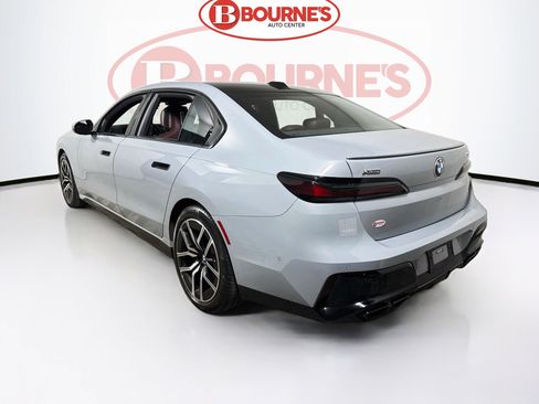 Used 2023 BMW 760i xDrive AWD/4WD image 10