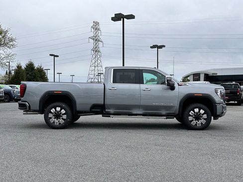 New 2026 GMC Sierra 3500 Denali w/ Denali Reserve Package AWD/4WD image 3
