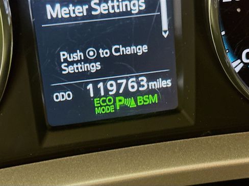 Used 2018 Toyota RAV4 Limited w/ Advanced Technology Package AWD/4WD image 19