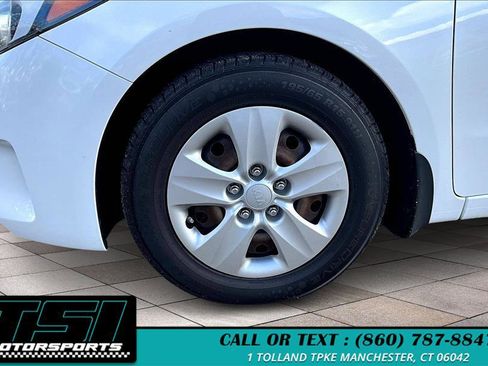 Used 2017 Kia Forte LX w/ LX Popular Package image 9