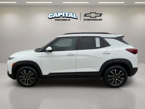 Used 2023 Chevrolet TrailBlazer ACTIV w/ Convenience Package image 2