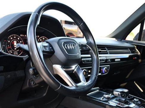 Used 2017 Audi Q7 3.0T Premium Plus w/ Premium Plus Package AWD/4WD image 12