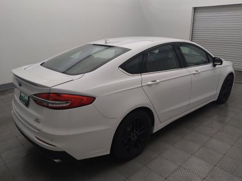 Used 2019 Ford Fusion SE w/ Equipment Group 151A FWD image 9
