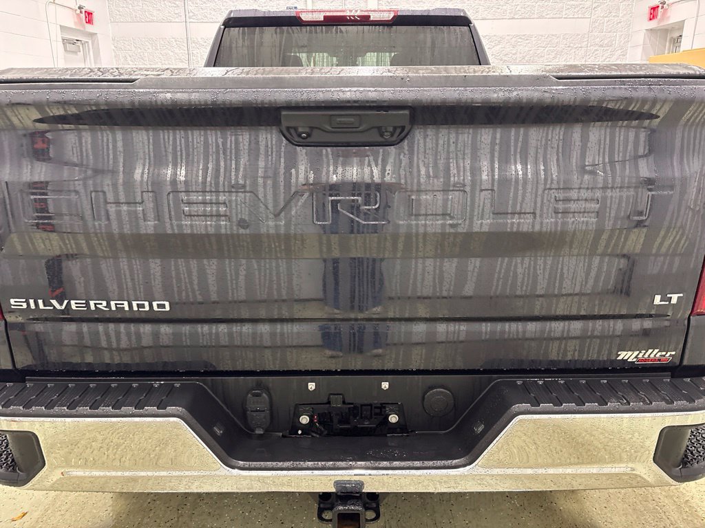Used 2024 Chevrolet Silverado 1500 LT AWD/4WD image 5