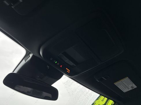 Used 2024 Chevrolet Traverse Z71 image 30