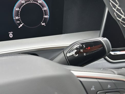 New 2026 Volkswagen Tiguan SE AWD/4WD image 17