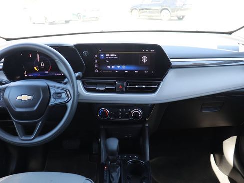 Used 2025 Chevrolet TrailBlazer LT FWD image 15