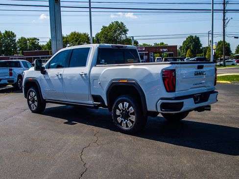 Used 2024 GMC Sierra 2500 Denali Ultimate AWD/4WD image 5