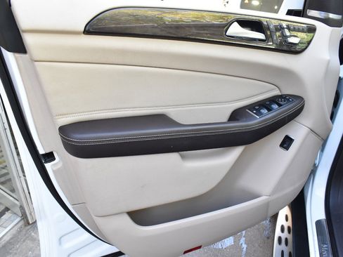 Used 2018 Mercedes-Benz GLE 350 w/ Premium 1 Package image 15