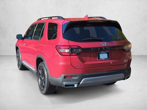 New 2025 Honda Pilot Touring image 7