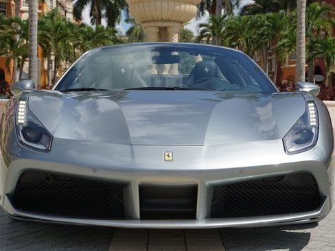 Used 2018 Ferrari 488 Spider RWD image 8