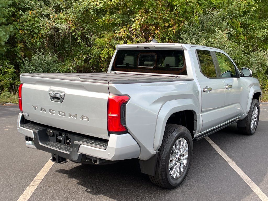 Used 2024 Toyota Tacoma Limited w/ Limited Package (LT) AWD/4WD image 5