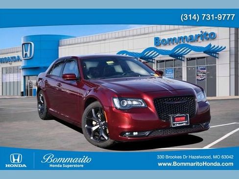 Used 2023 Chrysler 300 S image 1