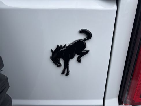 Certified 2024 Ford Bronco Wildtrak image 9