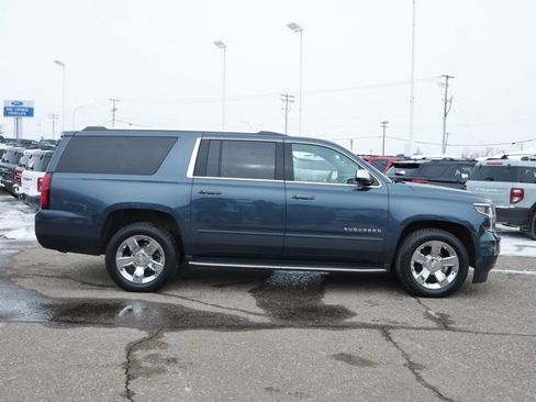 Used 2020 Chevrolet Suburban Premier AWD/4WD image 2