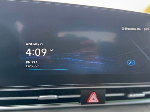 Used 2024 Hyundai Elantra SEL FWD image 13