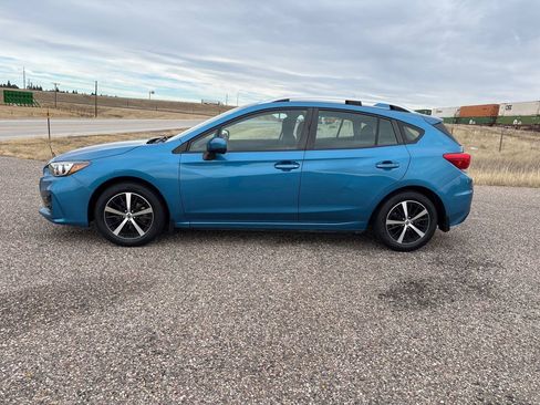 Used 2019 Subaru Impreza 2.0i Premium w/ Eyesight & BSD/Rcta & SRF image 2