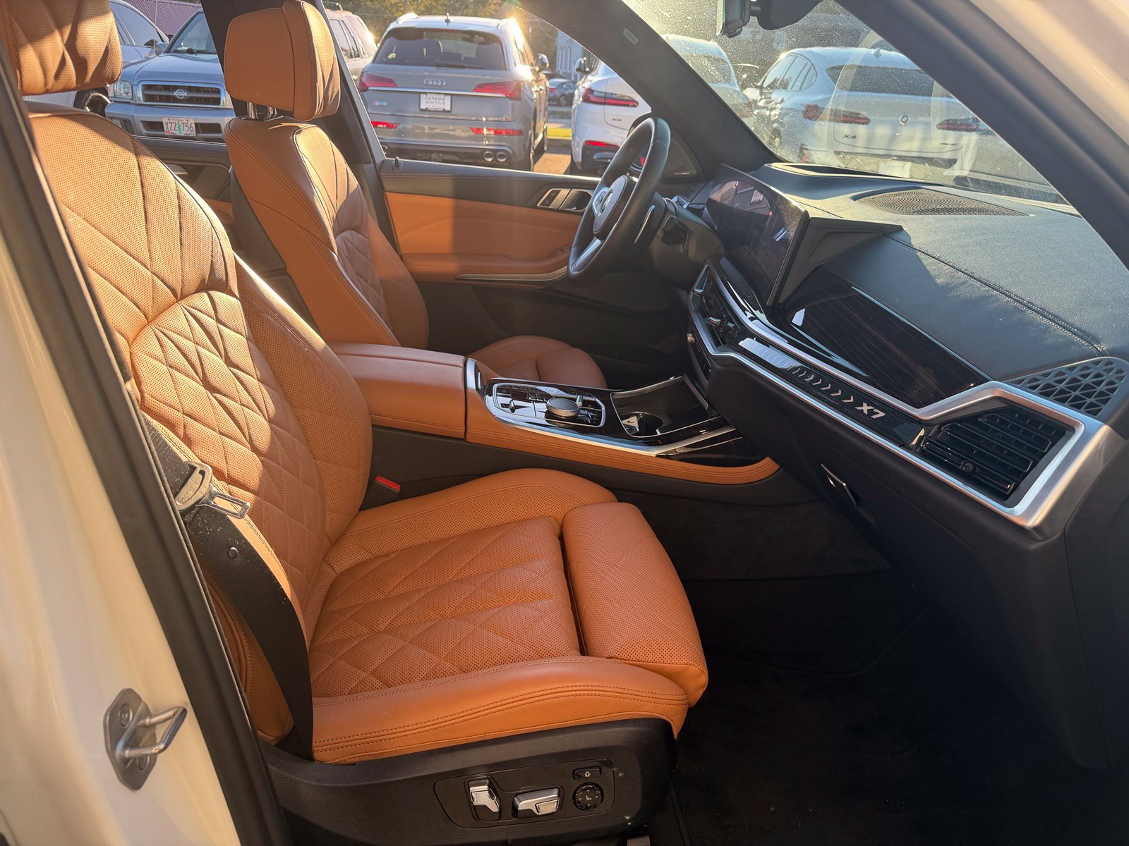 Used 2024 BMW X7 xDrive40i w/ M Sport Package AWD/4WD image 26