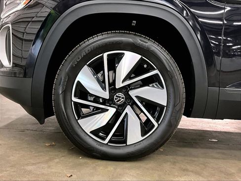 Certified 2026 Volkswagen Atlas SE w/ Panoramic Sunroof Package AWD/4WD image 11