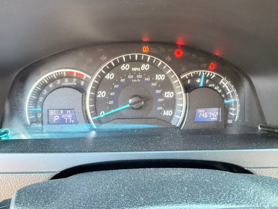 Used 2013 Toyota Camry XLE FWD image 14