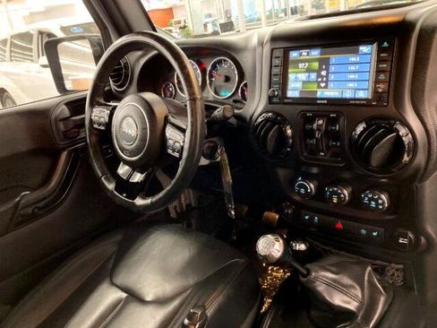 Used 2015 Jeep Wrangler Unlimited Sahara w/ Dual Top Group image 18